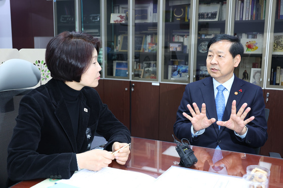 당정, 美관세 25% 긴급대응…"美투자법 공청회→2월국회 처리"(종합)