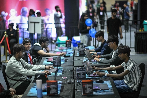 "中 꺾고 인구 1위"…인구 15억 인도로 뱃머리 돌리는 게임사들