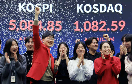 코스피, 3전 4기 만에 5000선 안착…"연내 6000도 가능"
