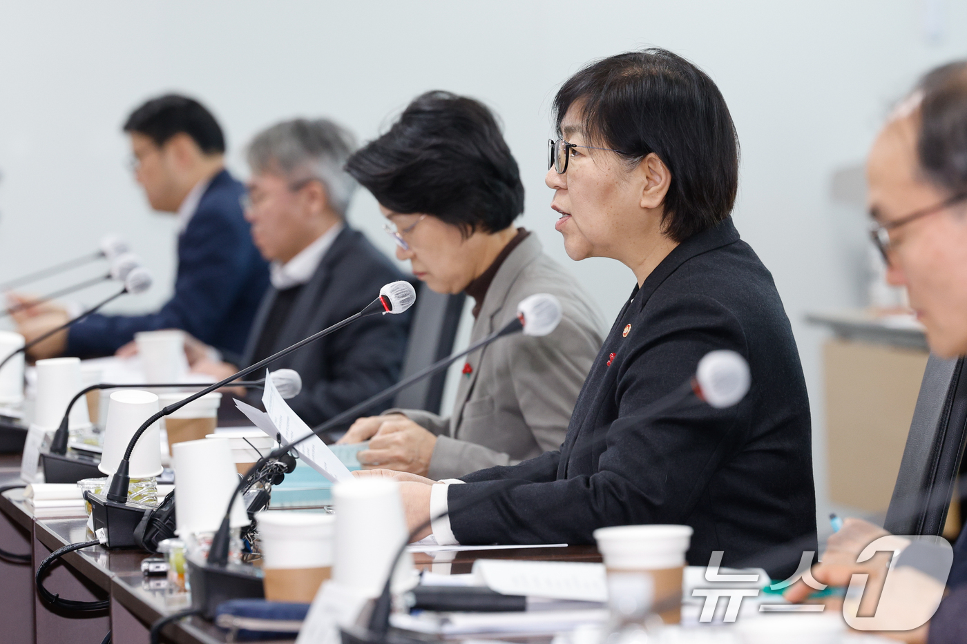 (서울=뉴스1) 안은나 기자 = 정은경 보건복지부 장관이 27일 오후 서울 서초구 국제전자센터에서 열린 제5차 보건의료정책심의위원회에 참석해 인사말을 하고 있다. 2026.1.27 …