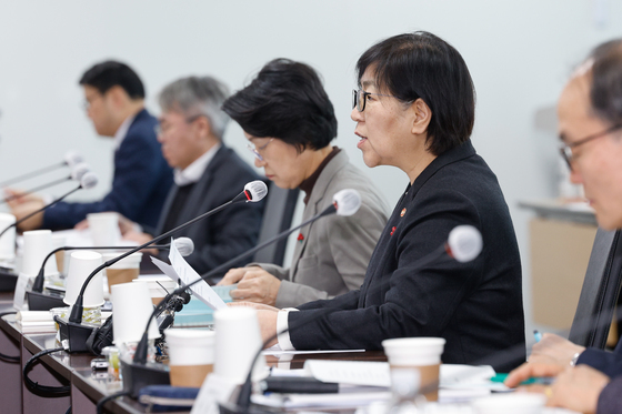 인사말하는 정은경 장관