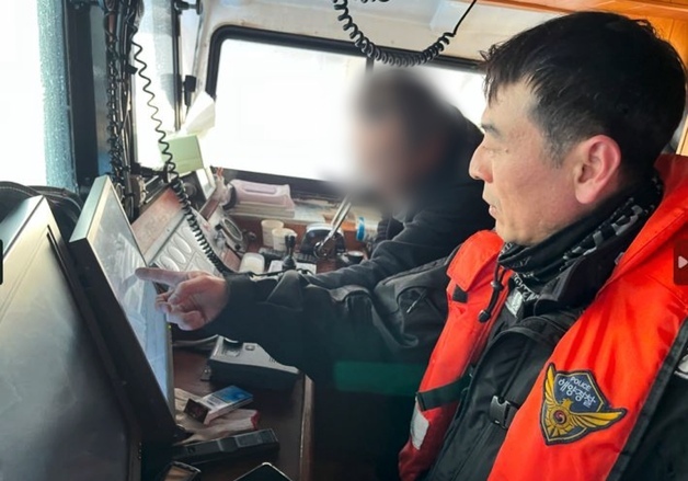 해경, 독도 해상서 '무허가 중국산 AIS 사용' 어선 적발