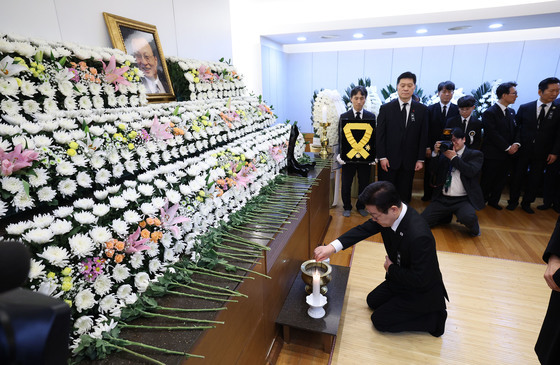 故이해찬 전 총리 빈소 찾은 이재명 대통령