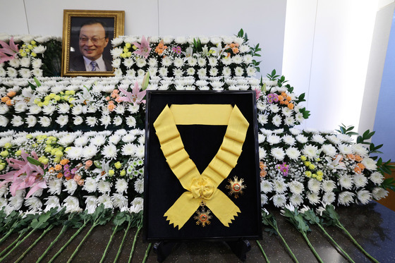 고 이해찬 전 총리 빈소에 놓인 무궁화장