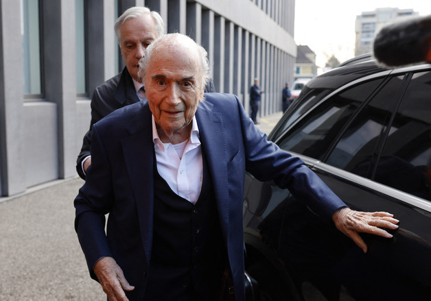 블라터 前 피파 회장 "축구 팬들 美 가지 말라"…월드컵 보이콧 촉구