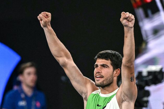 알카라스, 호주오픈 테니스 4강 진출…츠베레프와 결승행 다툼