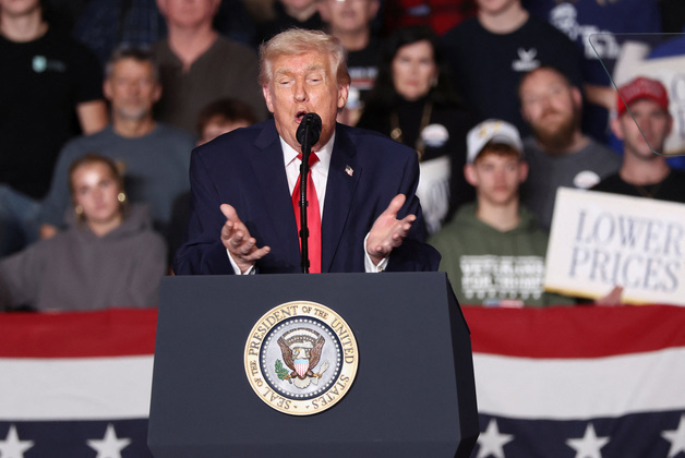 '중간선거 징크스' 신경쓰는 트럼프…"흐름 바꾸자" 지지층 독려