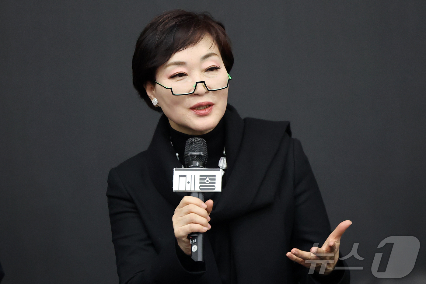 (서울=뉴스1) 김진환 기자 = ‘뉴욕 댄스&퍼포먼스 어워드(베시 어워드)’에서 최우수 안무가·창작자(Outstanding Choreographer·Creator)상을 수상한 서울 …