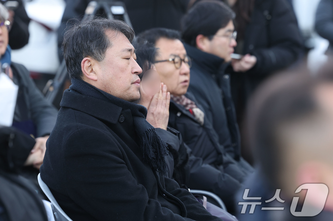 (광주=뉴스1) 박지현 기자 = 광주대표도서관 붕괴 사고 발생 49일이 지난 28일 광주 서구 치평동 붕괴 현장에서 사망한 작업자의 동생 서정운 씨가  형을 그리워하고 있다. 20 …