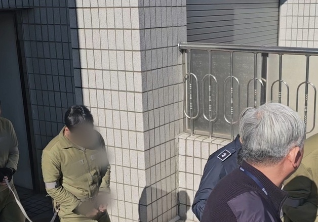 "할머니 미안" 배달일 16세 생마감…오토바이 강매·폭행 '1년 선배' 징역형 구형