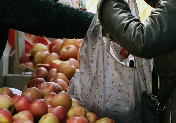 설연휴 장바구니 부담 가볍게…농식품부·aT, 100억 규모 농할상품권 발매
