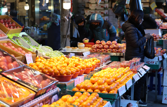 "설 대목이 왔어요"…소상공인·전통시장 경기전망 상승에 '기대'