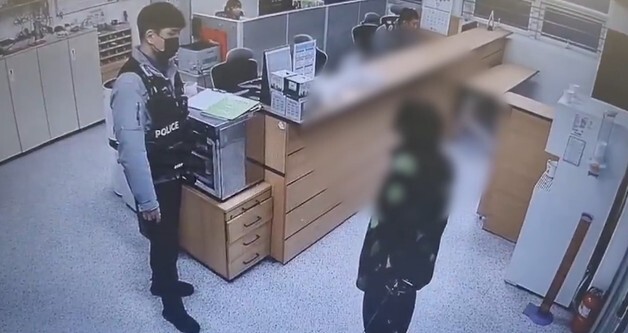 "손주가 준 100만원, 양말에 넣었다 분실" 할머니 하소연…경찰이 찾았다