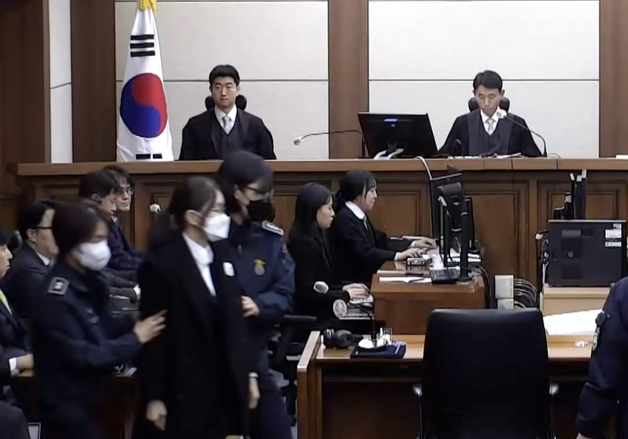 혁신당 김선민 "김건희 1년8개월, 깊은 유감…볼 때마다 오물 뒤집어 쓴 느낌"