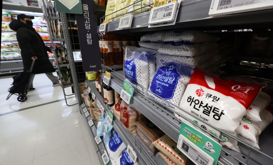 설탕세 도입 논쟁 재점화…공공의료 재원 마련 vs 물가 충격 불가피