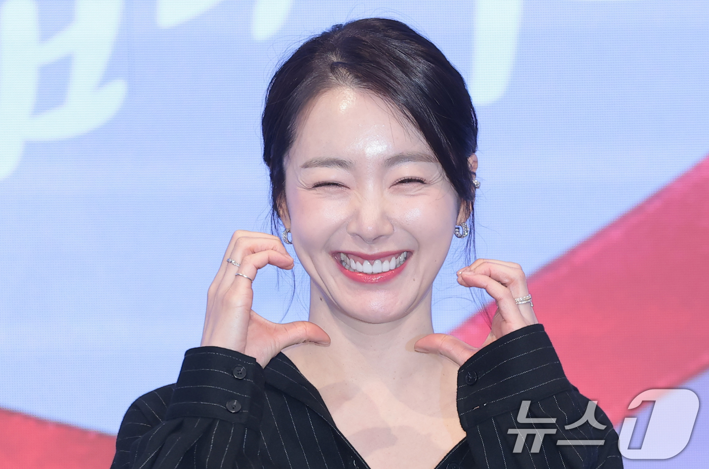(서울=뉴스1) 권현진 기자 = 배우 소이현이 14일 오후 서울 구로구 더세인트에서 열린 KBS 2TV 새 주말드라마 '사랑을 처방해 드립니다'(극본 박지숙) 제작발표회에 참석해 …