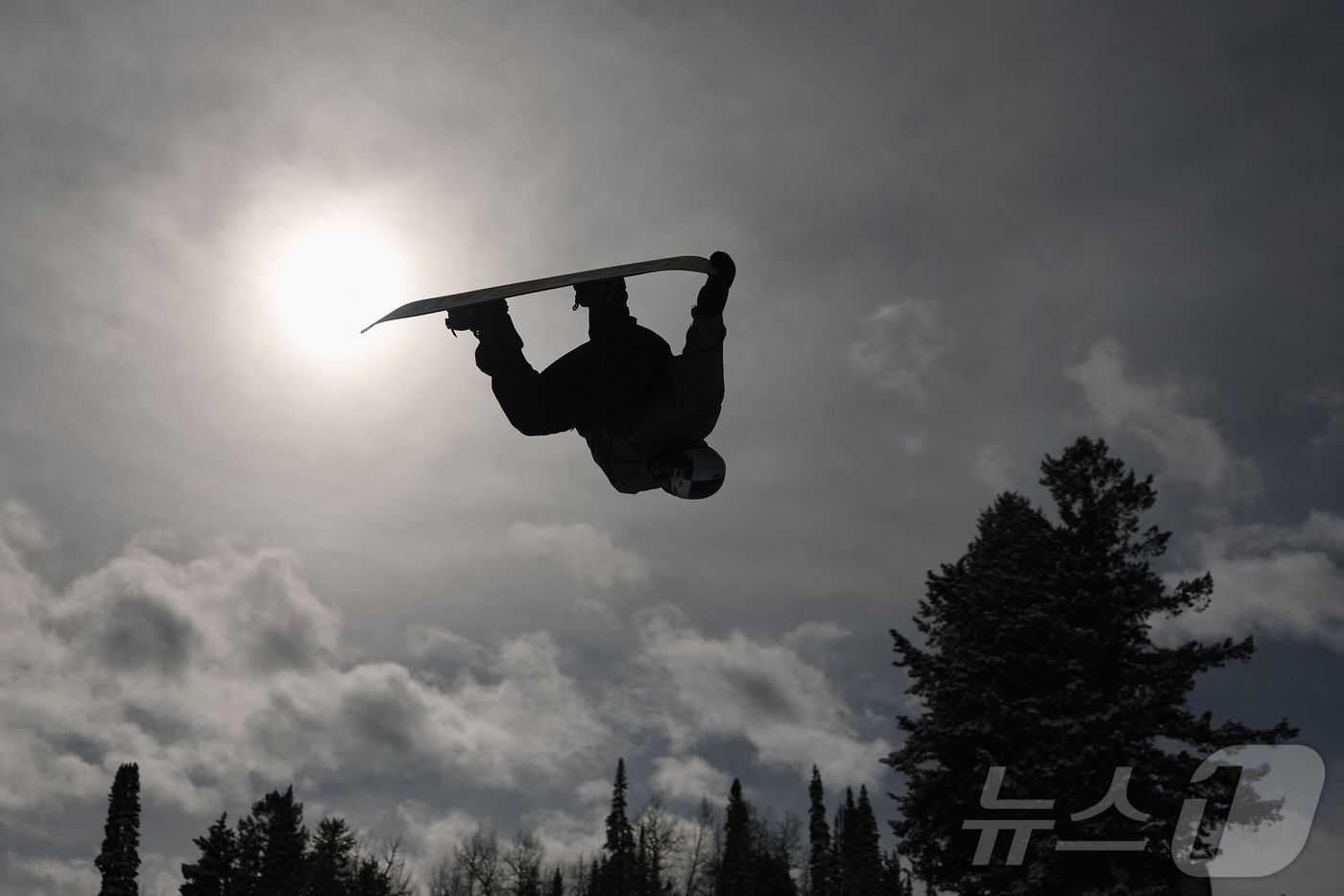본문 이미지 - 스노보드 경기 모습 ⓒ AFP=뉴스1