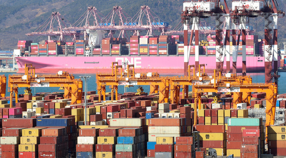 "북극항로 전진기지로 부산항 육성"…기획처·해수부, 투자방향 논의