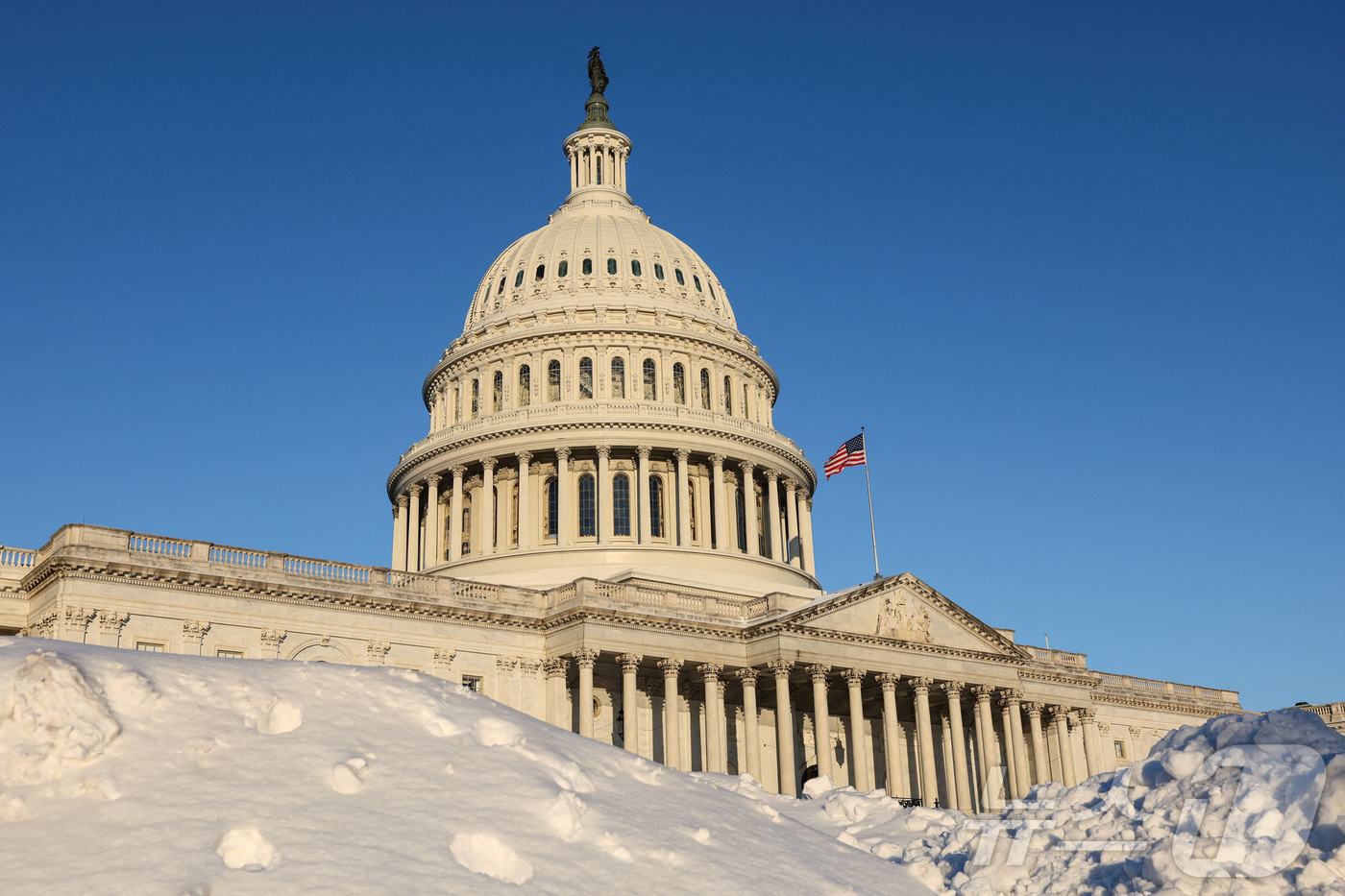 (워싱턴 로이터=뉴스1) 김경민 기자 = 눈이 쌓인 미국 워싱턴DC에 있는 국회의사당. 2026.1.27ⓒ 로이터=뉴스1