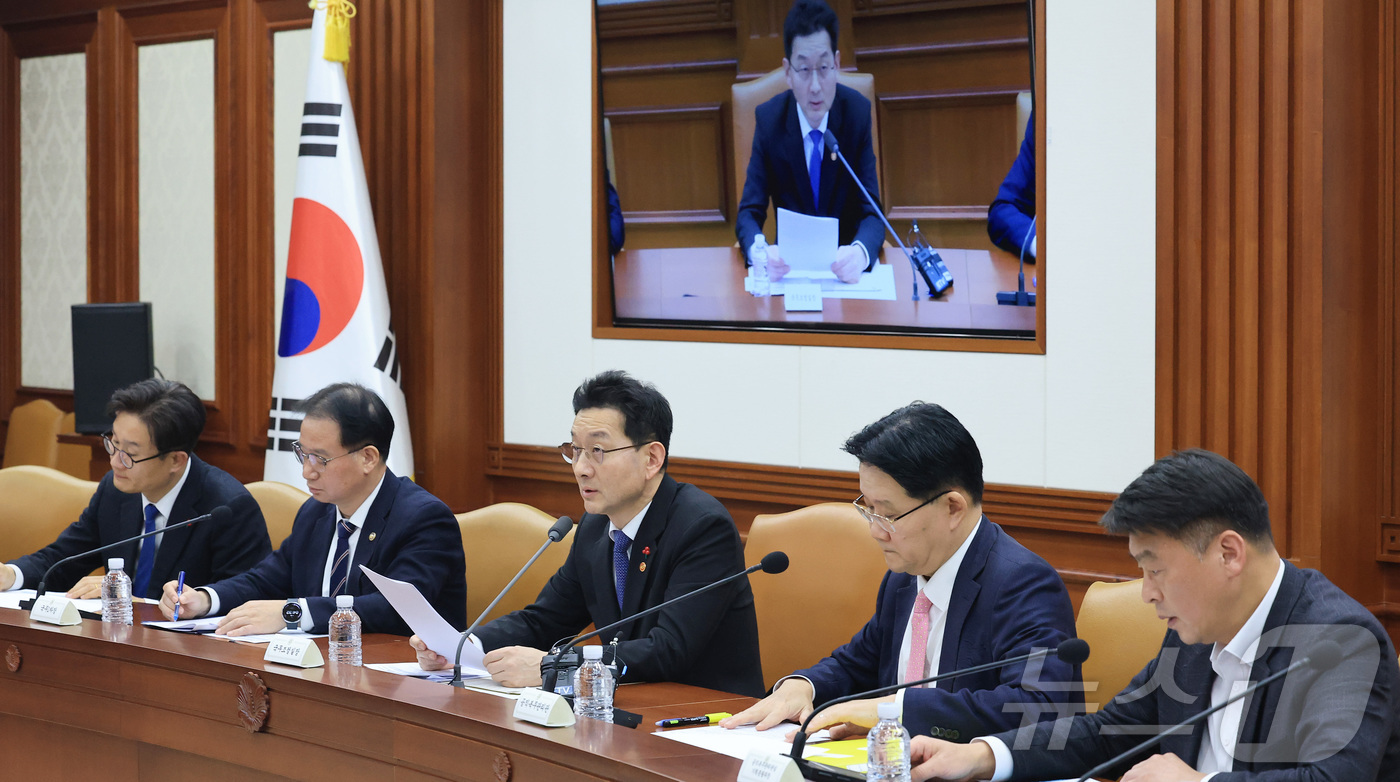 (서울=뉴스1) 임세영 기자 = 윤창렬 국무조정실장이 28일 서울 종로구 정부서울청사에서 열린 중앙행정기관 감사관 회의에서 모두발언을 하고 있다. 2026.1.28/뉴스1