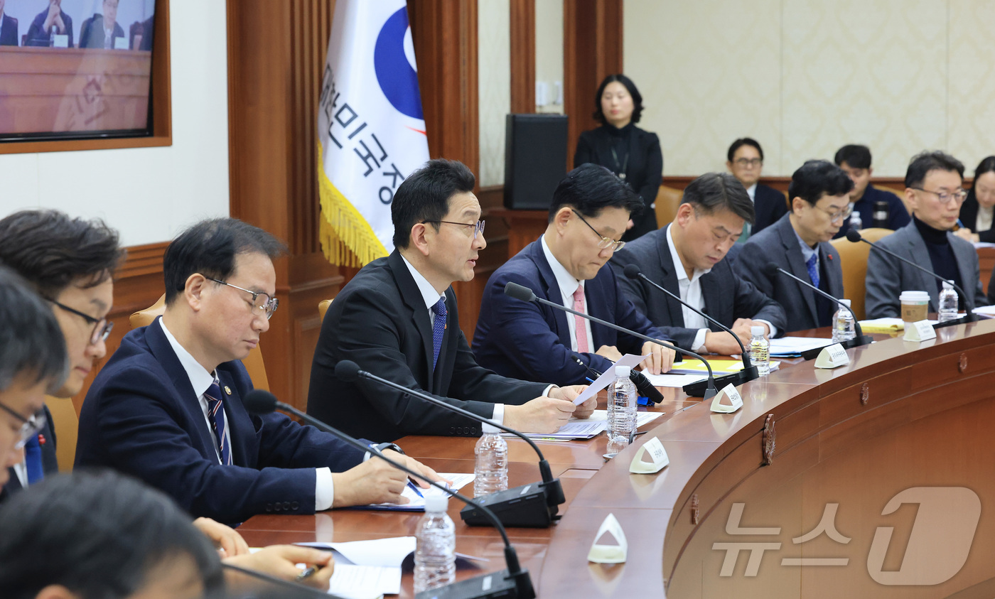 (서울=뉴스1) 임세영 기자 = 윤창렬 국무조정실장이 28일 서울 종로구 정부서울청사에서 열린 중앙행정기관 감사관 회의에서 모두발언을 하고 있다. 2026.1.28/뉴스1