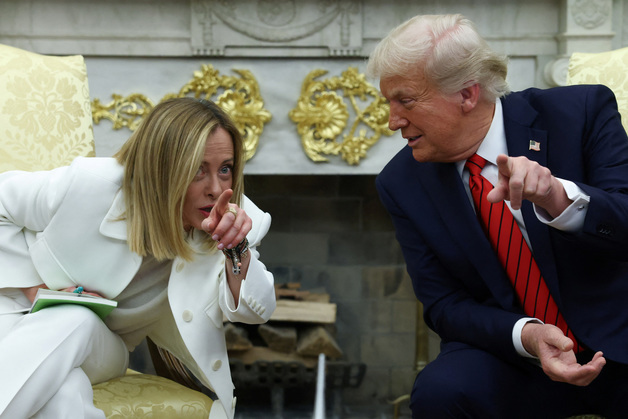 트럼프 '돈로주의' 폭주에 유럽 극우 세력조차 "선 넘었다"