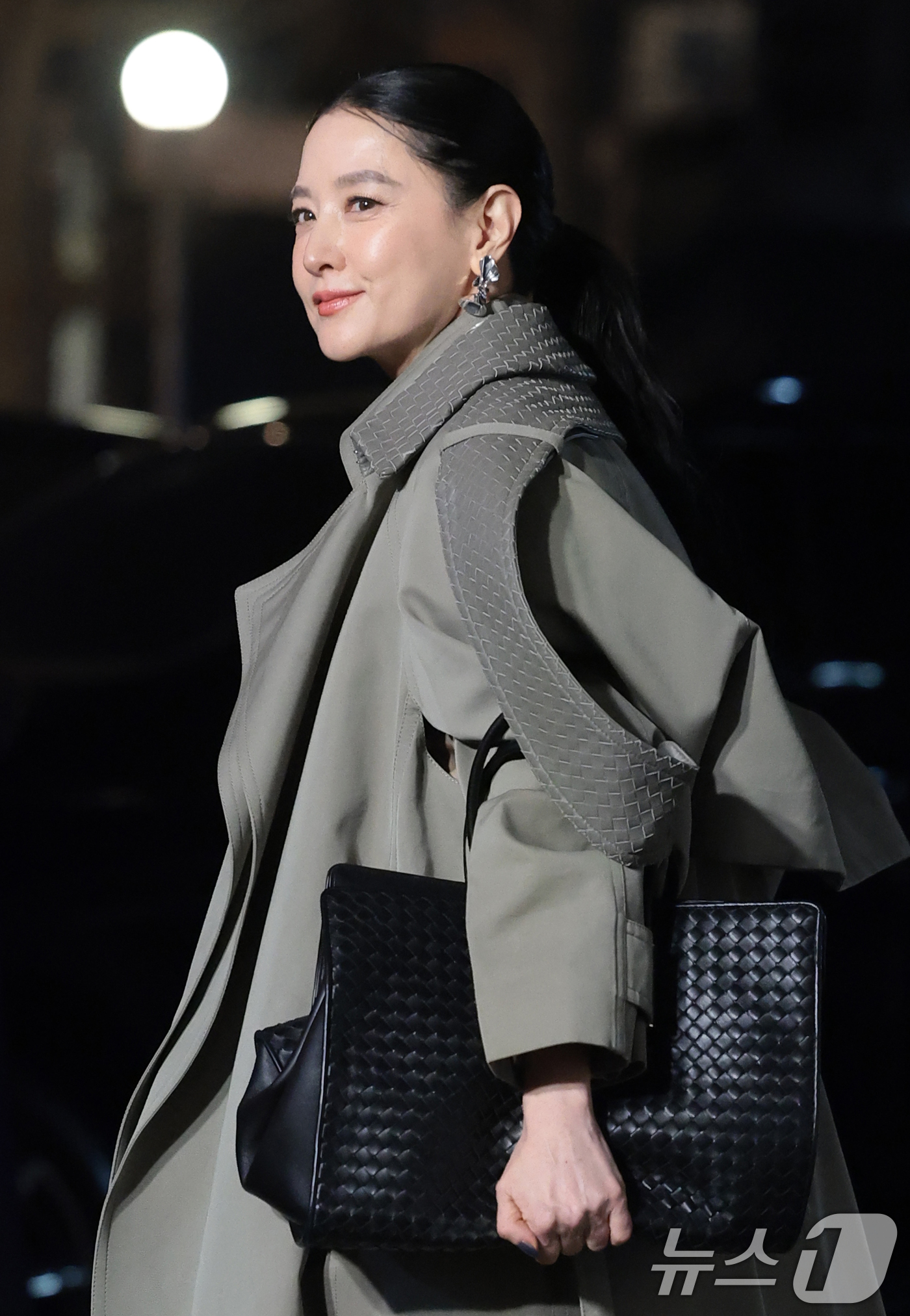 (서울=뉴스1) 권현진 기자 = 배우 이영애가 28일 서울 성동구 에스팩토리에서 열린 '보테가 베네타 2026 여름 프라이빗 뷰 포토콜‘에 참석하고 있다. 2026.1.28/뉴스1 …