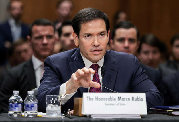 美국무 "베네수 안정 회복 위해 무력 사용도 준비"…과도정부 압박