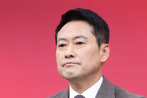 생각 잠긴 장동혁 대표