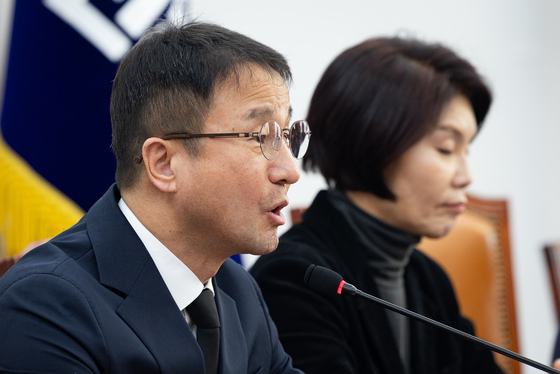 與, 김건희 1심 선고에 "슈퍼 지귀연" "내란전담 판사 교체"(종합)