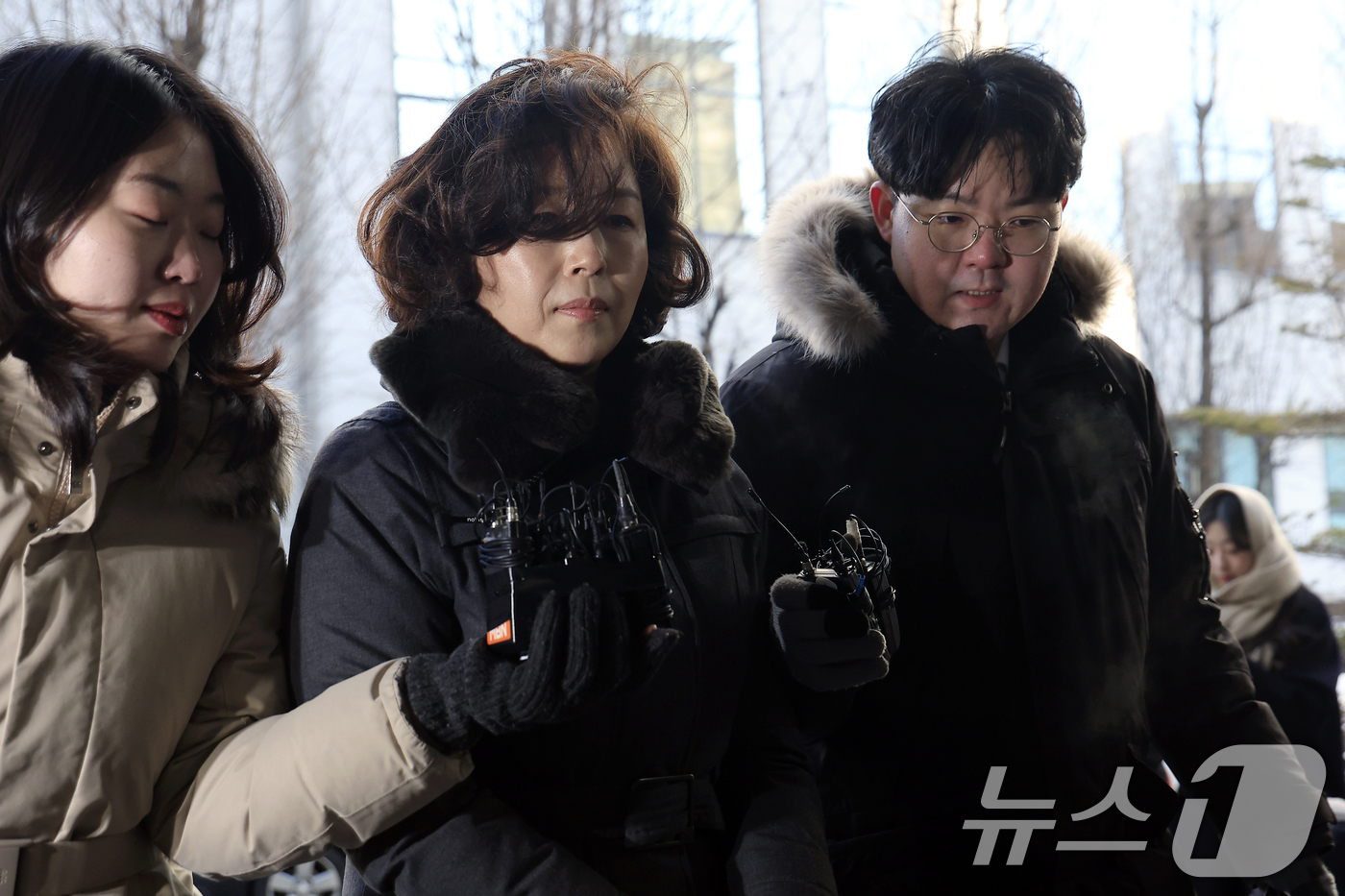 (서울=뉴스1) 박정호 기자 = 김경 전 서울시의원이 29일 오전 서울시 마포구 서울경찰청 공공범죄수사대로 추가 소환 조사에 출석하고 있다.  2026.1.29/뉴스1