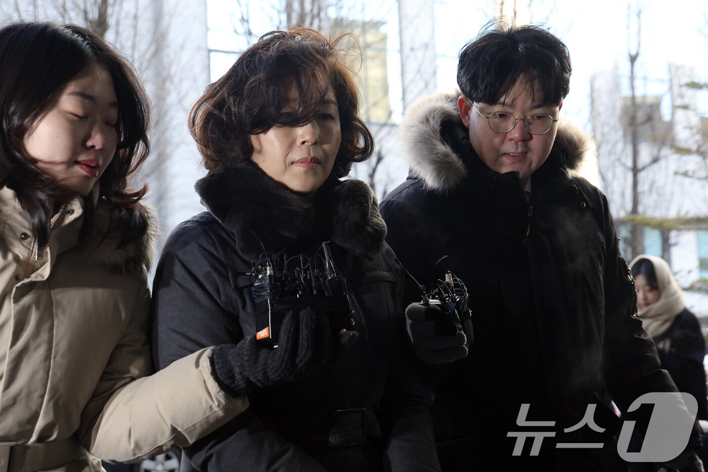 본문 이미지 - 김경 전 서울시의원이 29일 오전 서울시 마포구 서울경찰청 공공범죄수사대로 추가 소환 조사에 출석하고 있다. 2026.1.29/뉴스1 ⓒ News1 박정호 기자