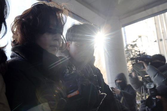 김경 전 시의원, 추가 소환 조사 출석