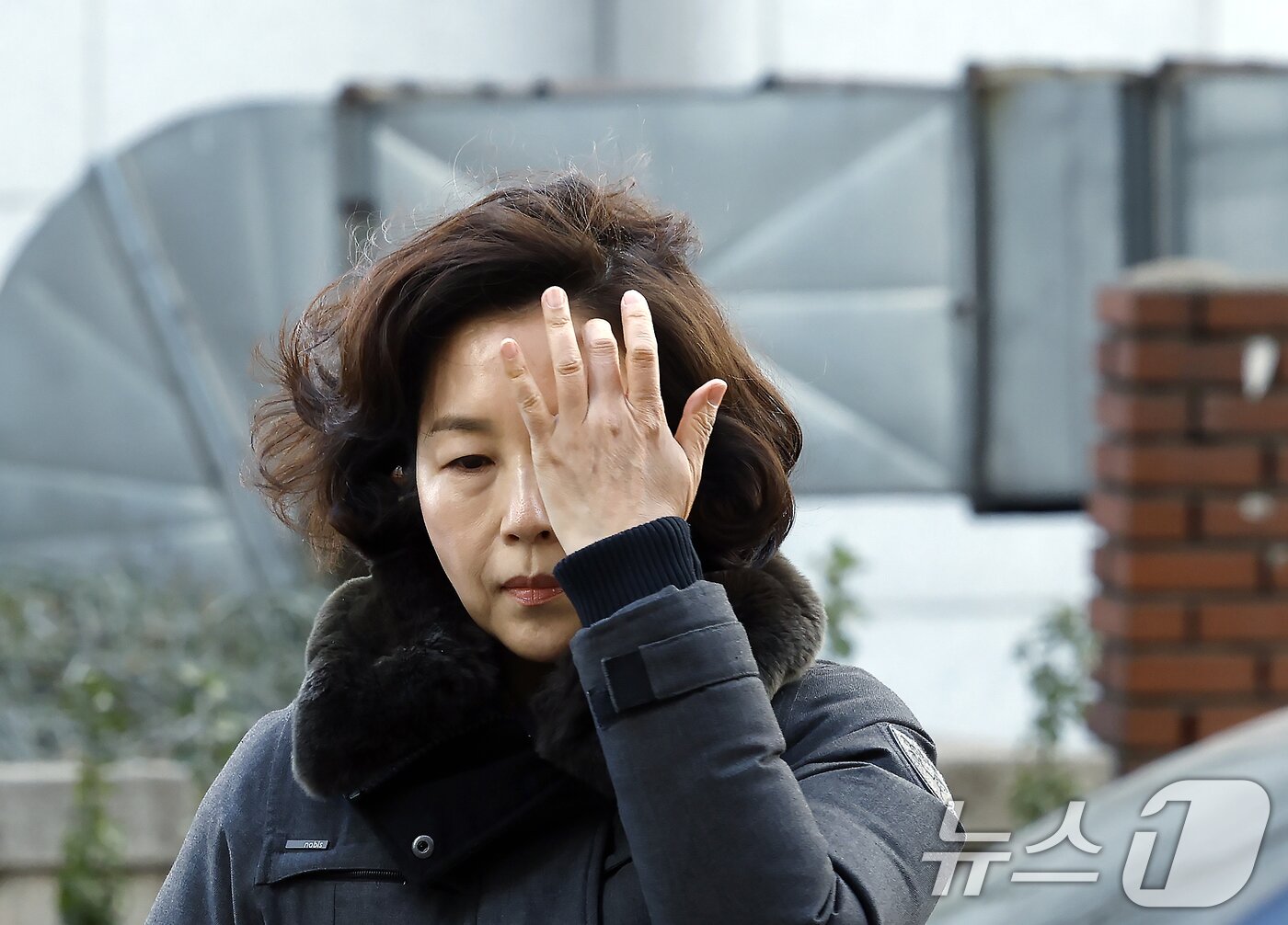 본문 이미지 - 김경 전 서울시의원이 29일 오전 서울시 마포구 서울경찰청 공공범죄수사대로 추가 소환 조사에 출석하고 있다. 2026.1.29/뉴스1 ⓒ News1 박정호 기자