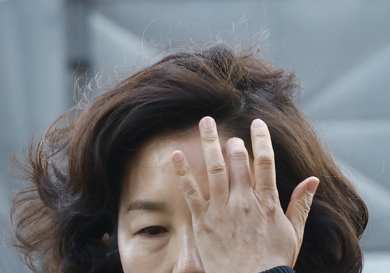 경찰 추가 조사 출석하는 김경