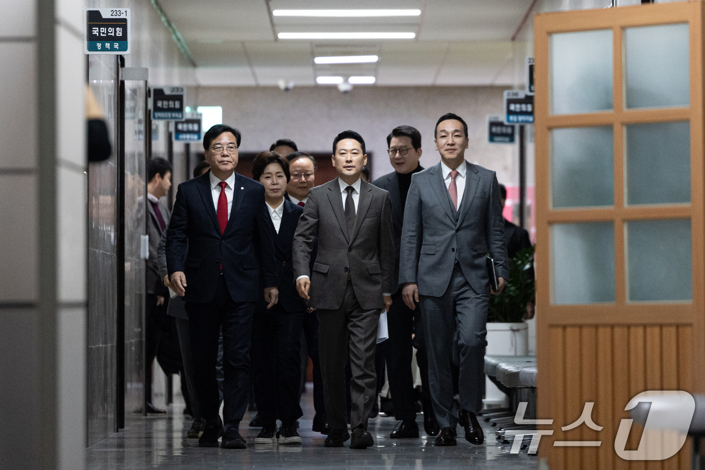 (서울=뉴스1) 이승배 기자 = 장동혁 국민의힘 대표가 29일 서울 여의도 국회에서 열린 최고위원회의에 참석하고 있다. 2026.1.29/뉴스1