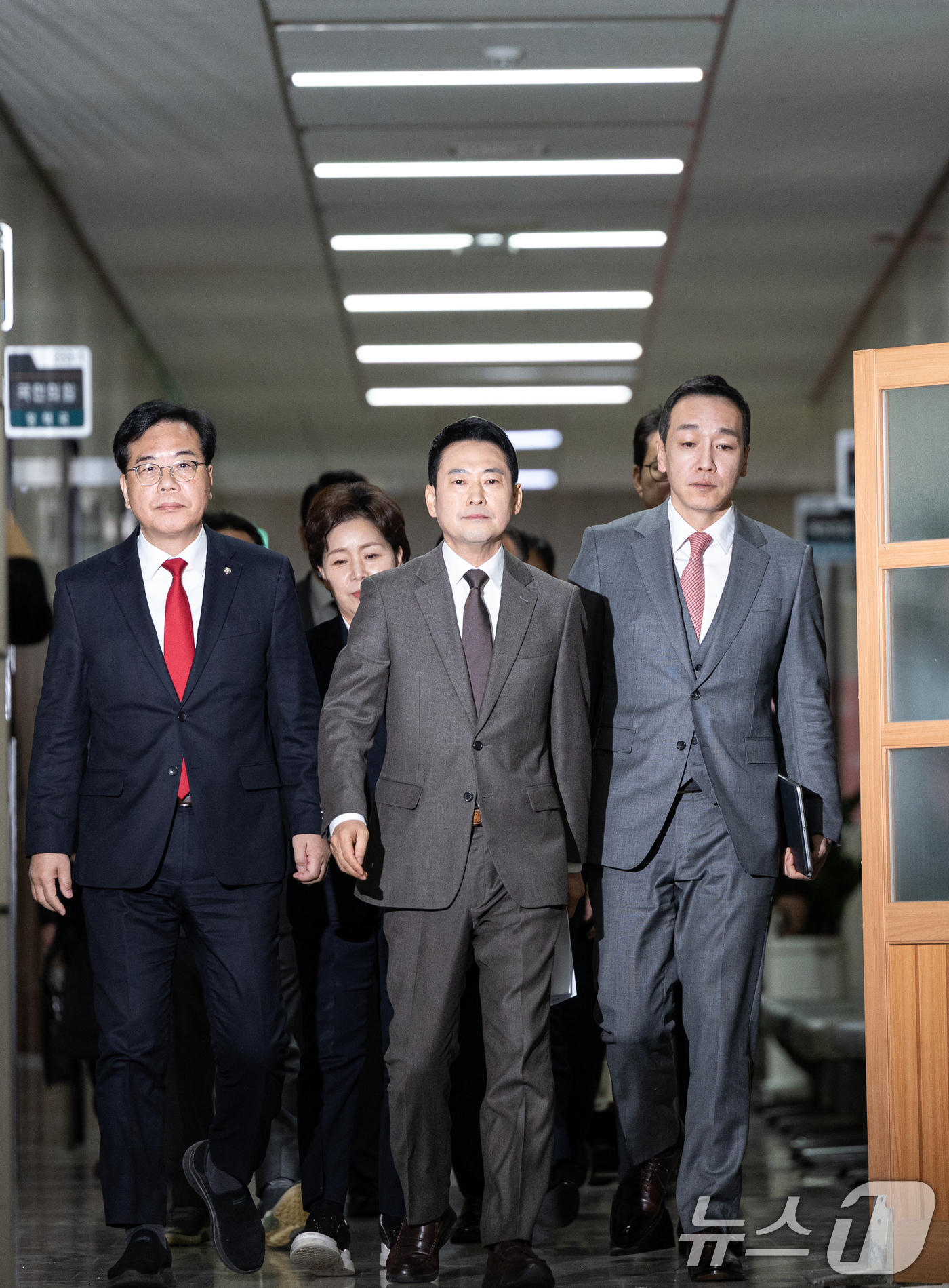 (서울=뉴스1) 이승배 기자 = 장동혁 국민의힘 대표가 29일 서울 여의도 국회에서 열린 최고위원회의에 참석하고 있다. 2026.1.29/뉴스1