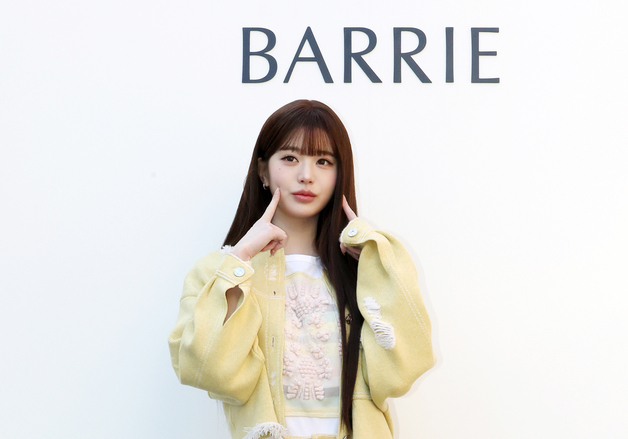 아이브 장원영, 깜찍한 볼하트