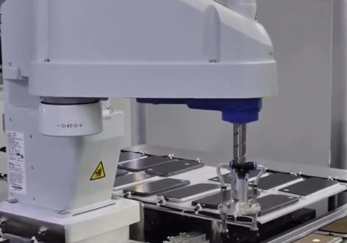 러 여행사, 北 스마트폰 제조공장 선전…"2억 화소 카메라 탑재"