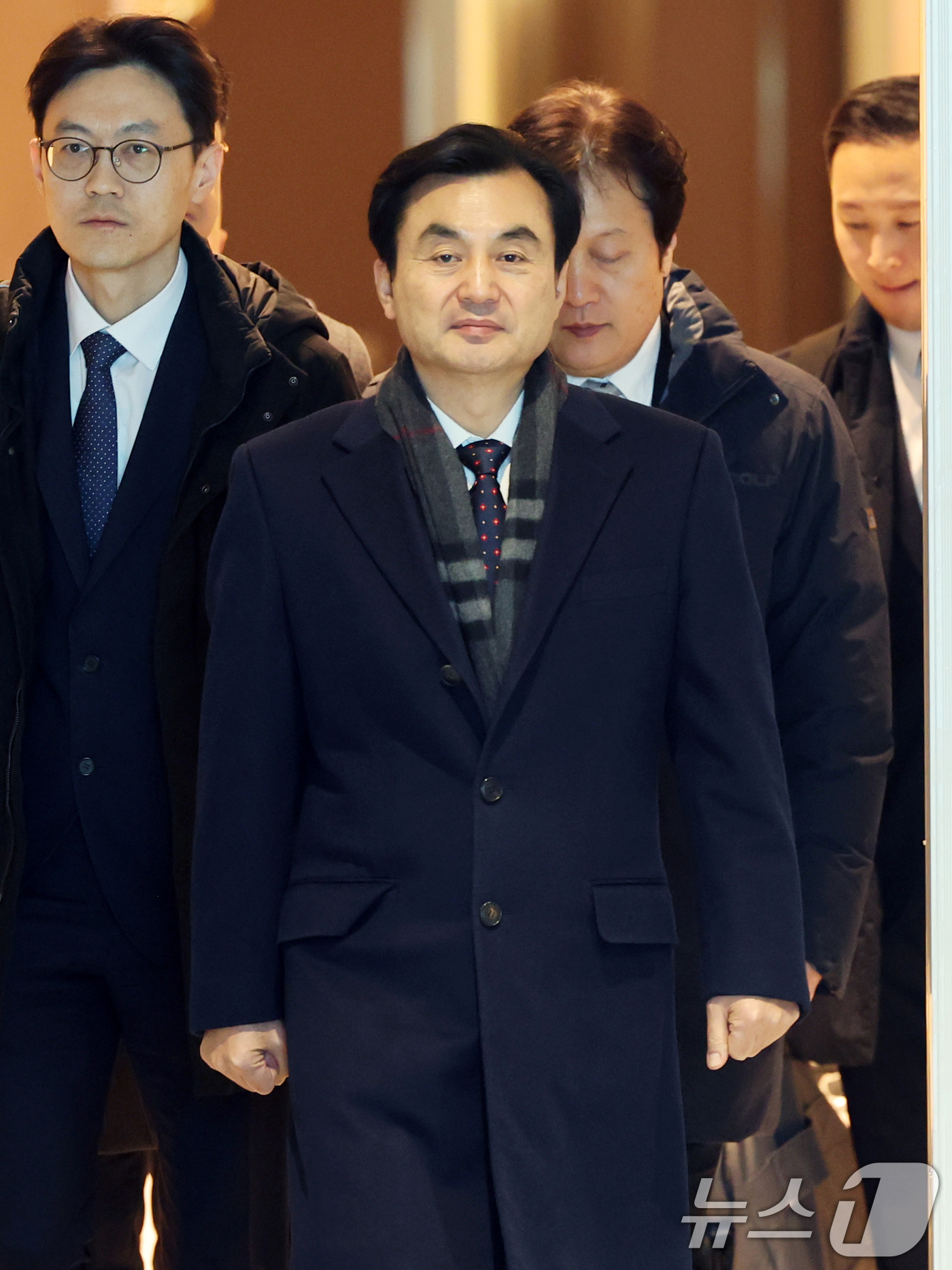 (인천공항=뉴스1) 황기선 기자 = 안규백 국방부 장관이 29일 오후 인천공항을 통해 일본 도쿄로 출국하고 있다.안 장관은 이날부터 2박 3일간 일본에서 고이즈미  신지로 일본 방 …