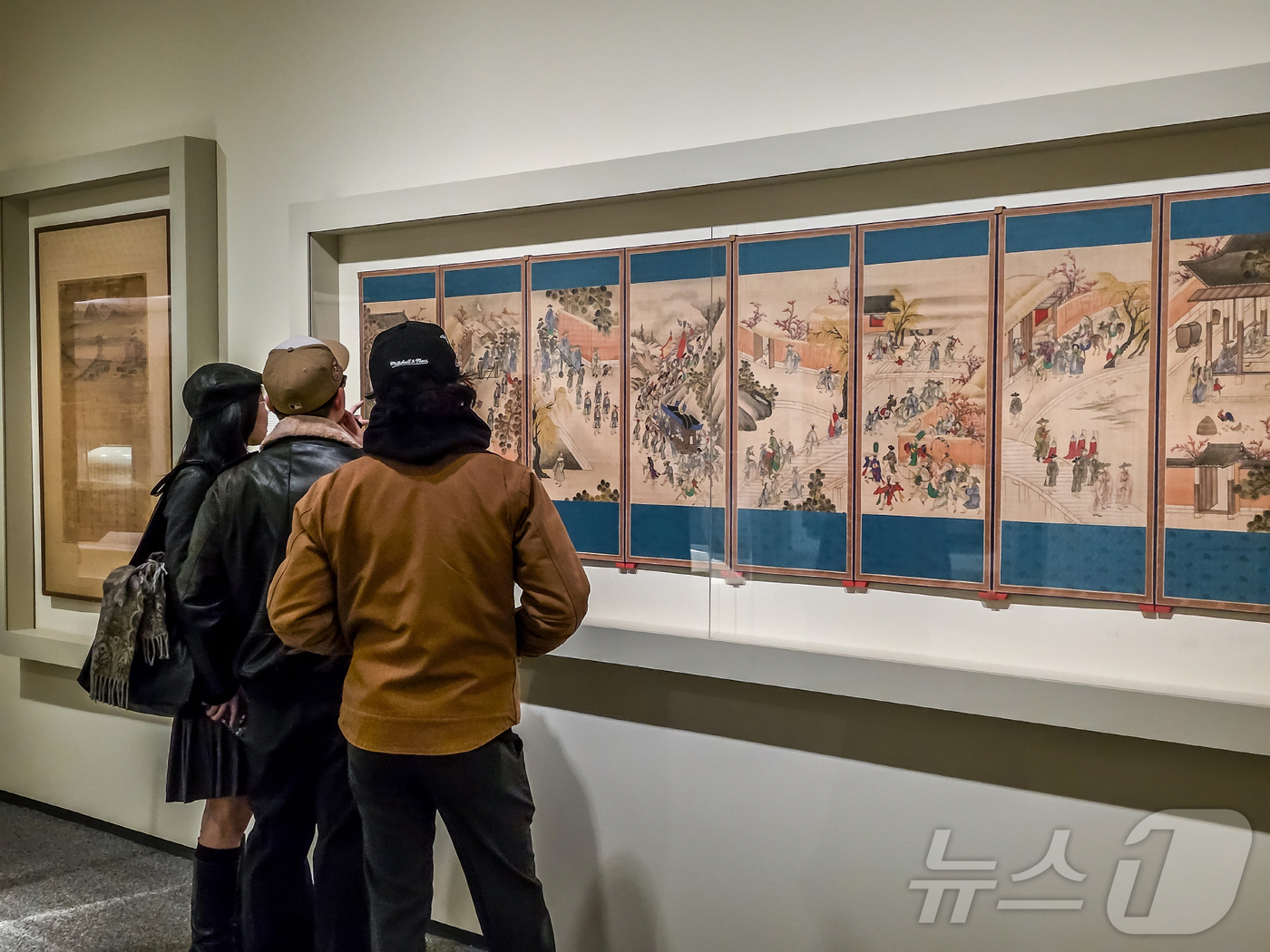 (서울=뉴스1) = 삼성은 28일(현지시간) 미국 워싱턴 D.C. 스미스소니언 예술산업관 에서 이건희 컬렉션 전시회의 성공적인 마무리를 기념하는 갈라 디너 행사를 열었다고 29일 …