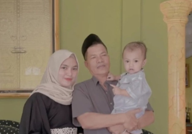 '삼혼' 남편의 재혼 결혼식 사진에서 9살 하객이던 아내 발견