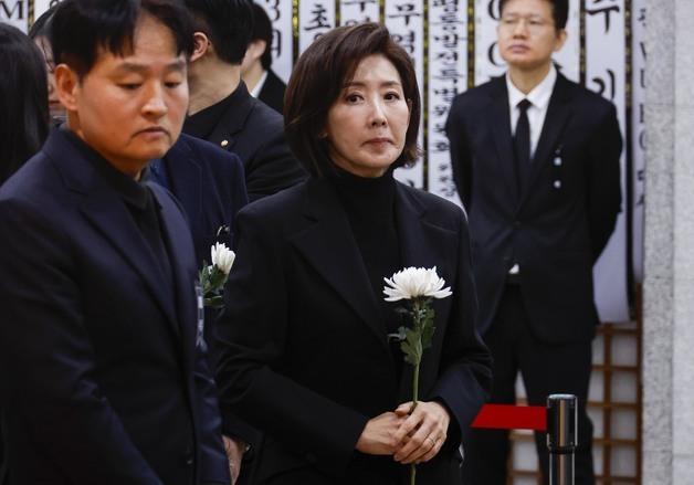 이해찬 전 총리 장례 사흘차도 조문 발길…나경원 "깊은 애도"