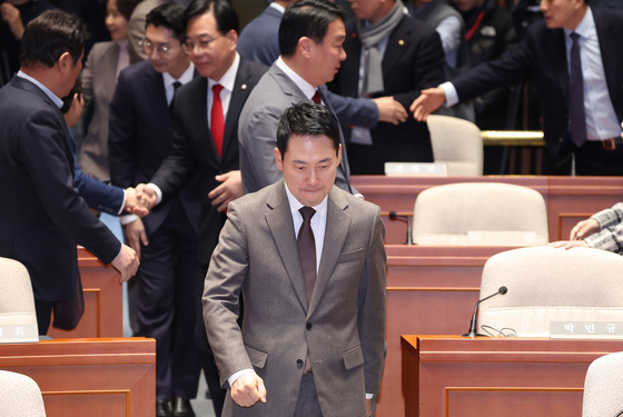 '韓 제명' 파장…"장동혁 재신임 물어야" "송언석도 사퇴"