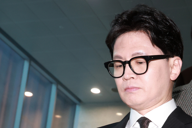 신지호 "한동훈 백의종군? 퇴학시켜 놓고 검정고시도 보지 말라는 것"