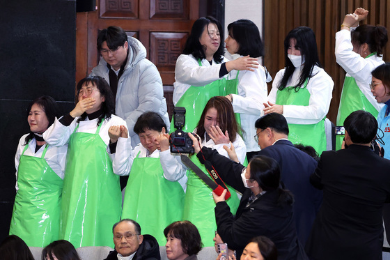 학교 급식종사자들의 눈물