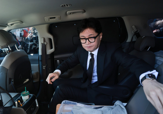 기자회견 마치고 떠나는 한동훈