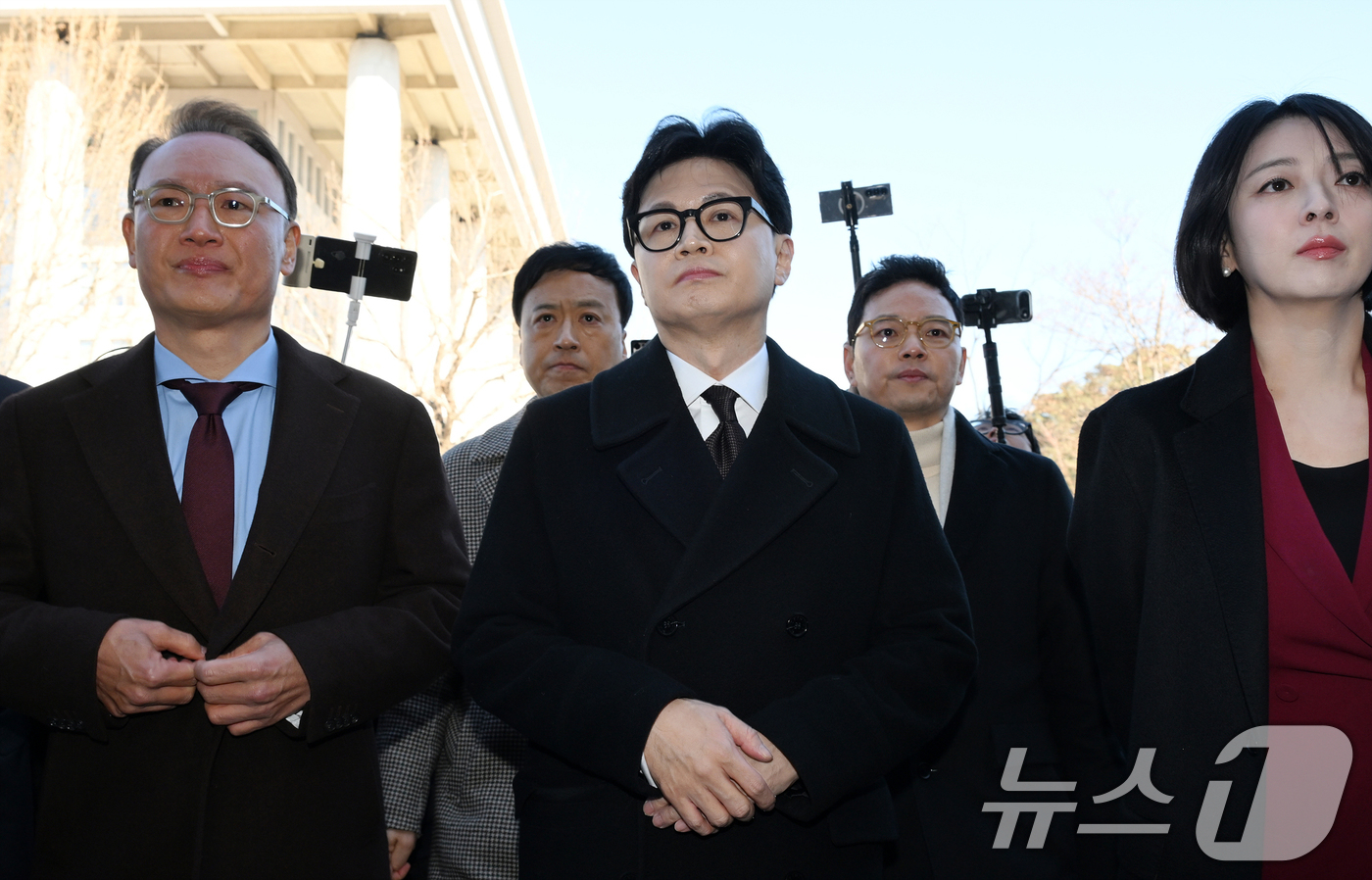 (서울=뉴스1) 이승배 기자 = 한동훈 전 국민의힘 대표가 29일 서울 여의도 국회 소통관에서 국민의힘 지도부의 제명 결정에 관한 입장 발표를 위해 발걸음을 옮기고 있다. (공동취 …