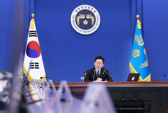 '특허심사 20개월'…李대통령, AI·바이오 IP 초고속심사 지시(종합)