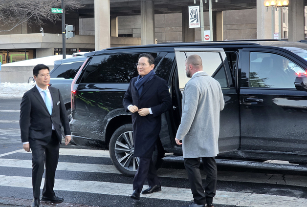 '기습관세' 러트닉도 삼성家 파티 왔다…이재용·정의선과 무슨 얘기